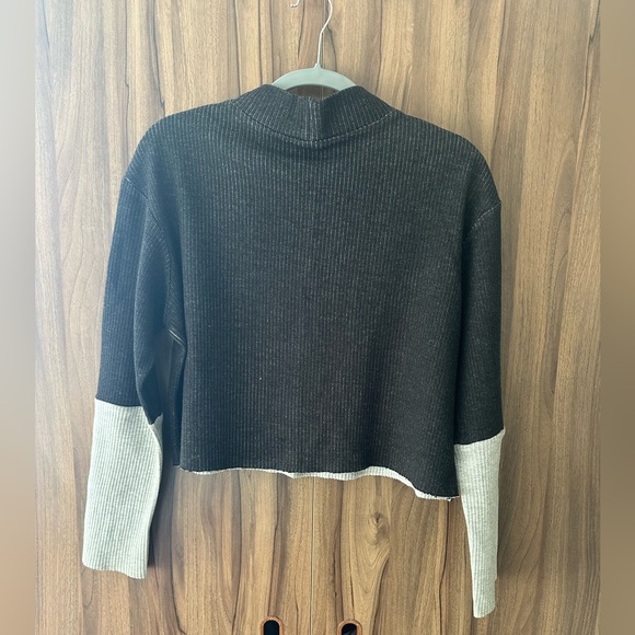 Two-tone Sweater | Turtleneck - Picture 5 of 6